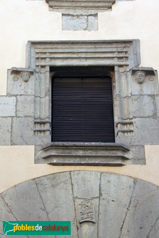 Bellcaire d'Empordà - Carrer Major, 8 (Foto: Albert Esteves, 2015) Bellcaire d'Empordà - Carrer Major, 8