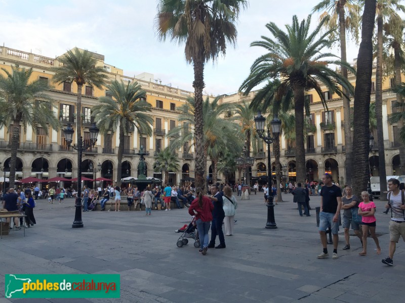 Barcelona - Plaça Reial (Foto: Albert Esteves, 2015) Barcelona - Plaça Reial