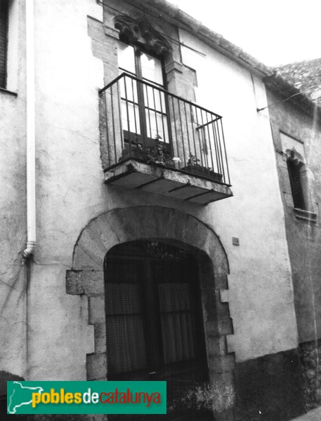 Torroella de Montgrí - Carrer Major, 18 (Foto: Empar Giménez -Invarquit, Gencat.cat-, 1992) Torroella de Montgrí - Carrer Major, 18