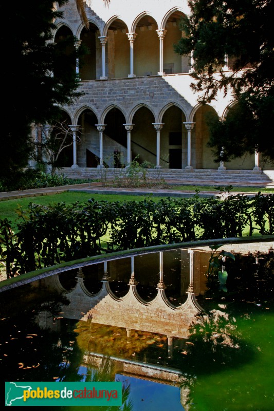Barcelona - Monestir de Pedralbes, claustre (Foto: <i>Alfred Abad</i>, 2010) Barcelona - Monestir de Pedralbes, claustre