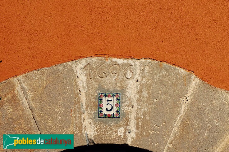 Caldes d'Estrac - Casa del carrer de l'Església, 5 (Foto: Alfons Martín, 2016) Caldes d'Estrac - Casa del carrer de l'Església, 5