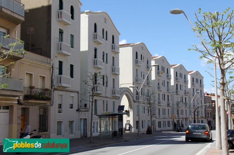 Sant Feliu de Llobregat - Pisos Bertrand (Foto: Albert Esteves, 2016) Sant Feliu de Llobregat - Pisos Bertrand