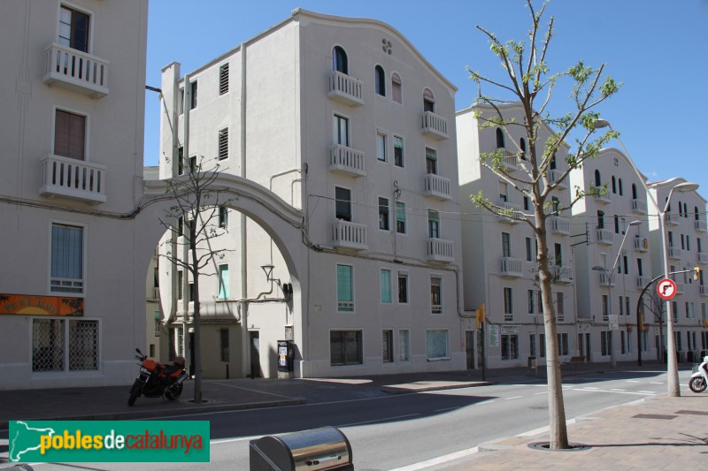 Sant Feliu de Llobregat - Pisos Bertrand (Foto: Albert Esteves, 2016) Sant Feliu de Llobregat - Pisos Bertrand