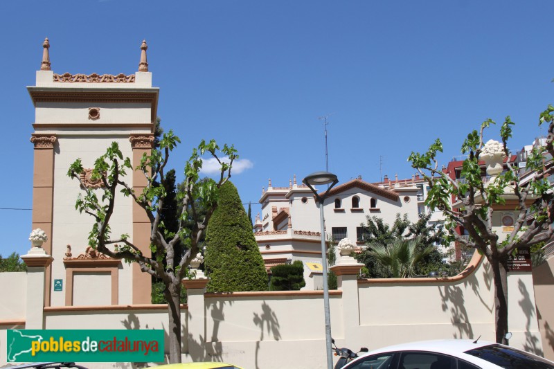 Sant Feliu de Llobregat - Torre Pins d'Or (Foto: Albert Esteves, 2016) Sant Feliu de Llobregat - Torre Pins d'Or