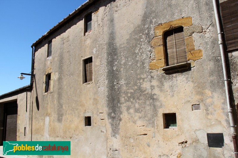 Gualta - Carrer Castellar, 7, abans de la reforma (Foto: Albert Esteves, 2016) Gualta - Carrer Castellar, 7, abans de la reforma