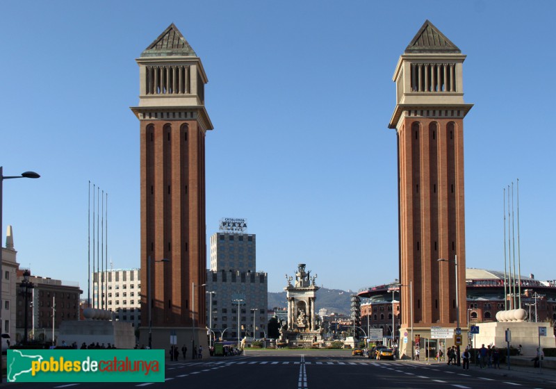 Barcelona - Torres d'accés al recinte de l'Exposició (Foto: Albert Esteves, 2016) Barcelona - Torres d'accés al recinte de l'Exposició