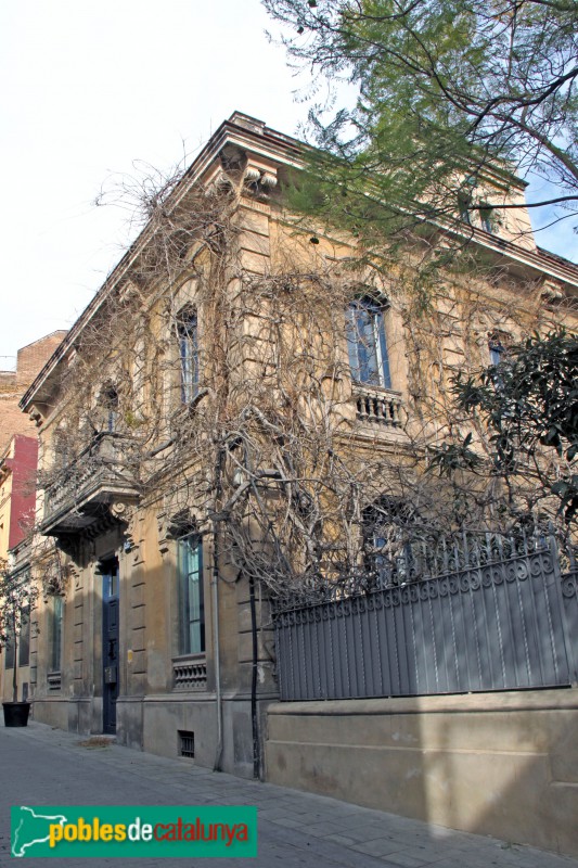 Barcelona - Carrer Avió Plus Ultra, 12 (Foto: Albert Esteves, 2017) Barcelona - Carrer Avió Plus Ultra, 12