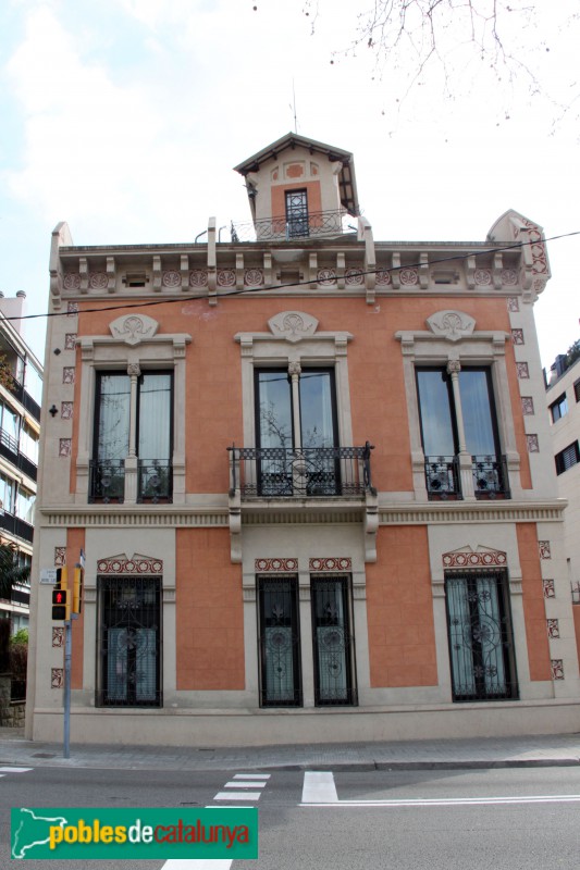 Barcelona - Bisbe Català, 48-50 (Foto: Albert Esteves, 2017) Barcelona - Bisbe Català, 48-50