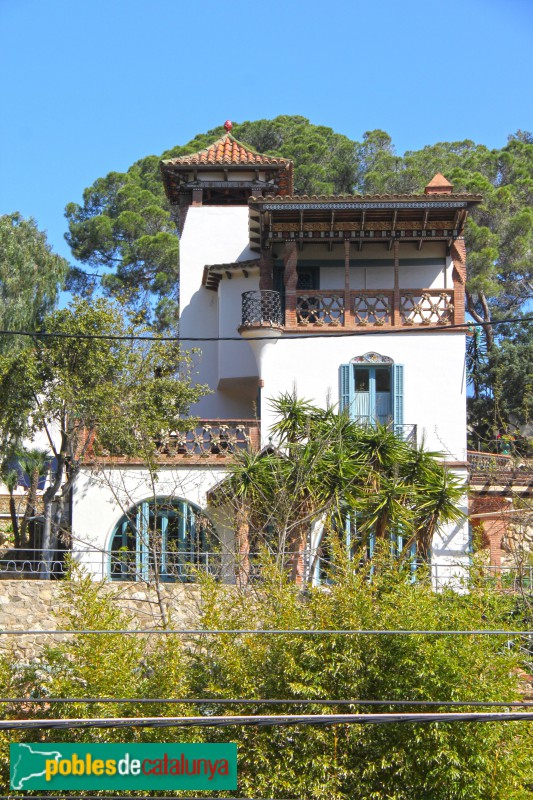 Barcelona - Avinguda de Vallvidrera, 44 (Foto: Albert Esteves, 2017) Barcelona - Avinguda de Vallvidrera, 44