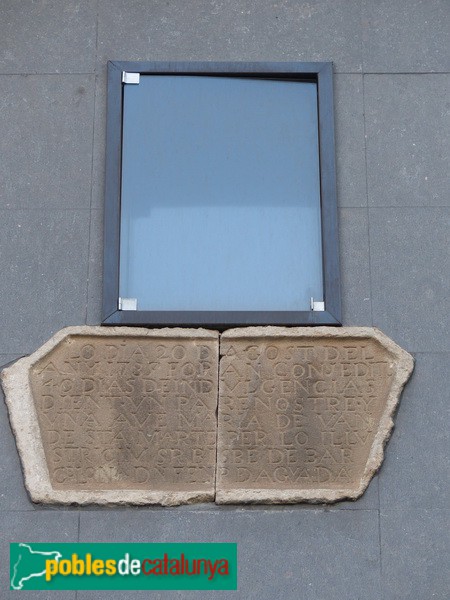 Barcelona - Gran de Sant Andreu, 311. Fornícula i inscripció antiga (Foto: Graciel·la Vidal, 2017) Barcelona - Gran de Sant Andreu, 311. Fornícula i inscripció antiga