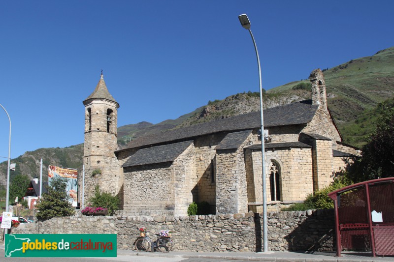 Arties - Església de Sant Joan (Foto: Albert Esteves, 2017) Arties - Església de Sant Joan