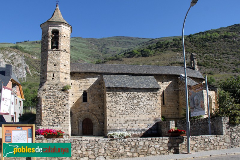 Arties - Església de Sant Joan (Foto: Albert Esteves, 2017) Arties - Església de Sant Joan
