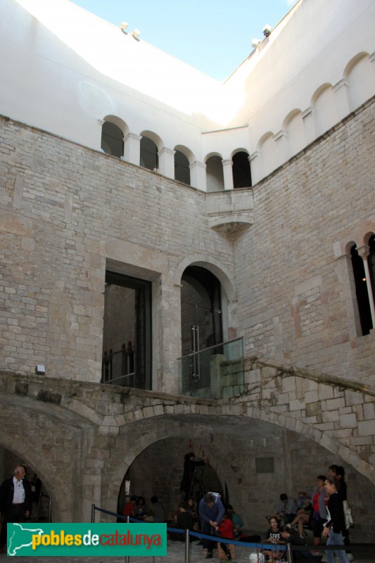 Barcelona - Palau Finestres (Foto: Albert Esteves, 2017) Barcelona - Palau Finestres