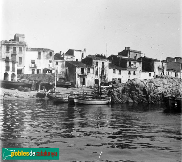 Palafrugell - Calella de Palafrugell (Foto: Frederic Mompou -Arxiu fotogràfic C.E.C.-, 1920) Palafrugell - Calella de Palafrugell