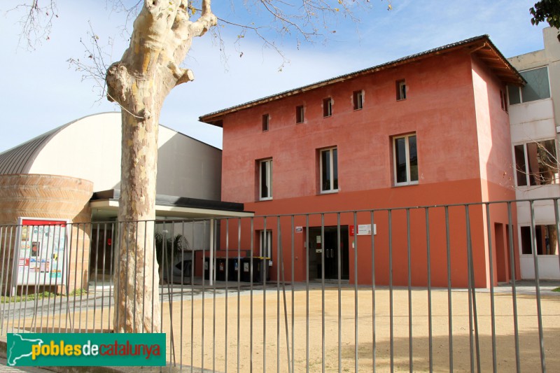 Gavà - Torre de l'American Lake (Foto: Albert Esteves, 2018) Gavà - Torre de l'American Lake