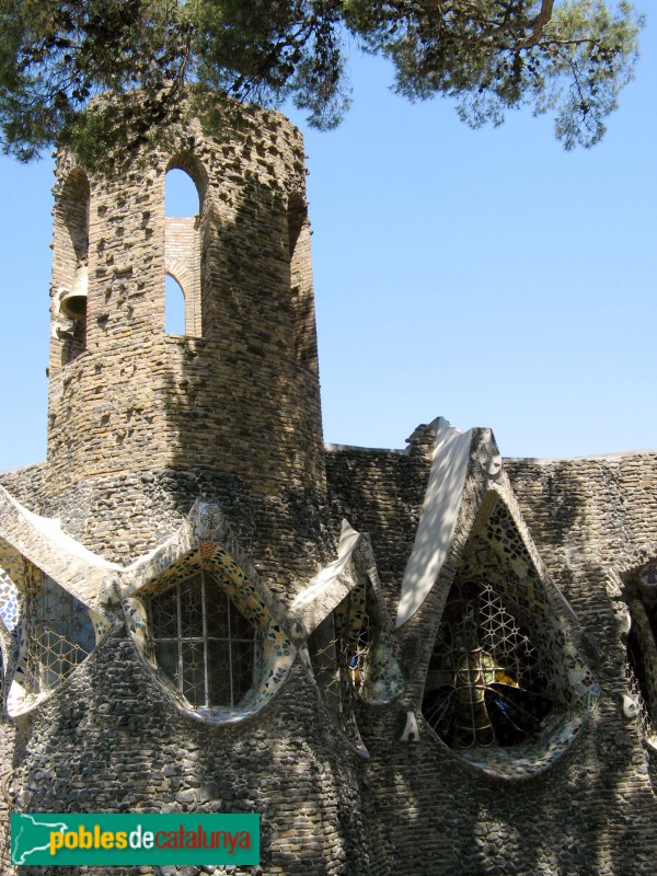 Colònia Güell - Cripta (exterior) (Foto: Albert Esteves, 2008) Colònia Güell - Cripta (exterior)