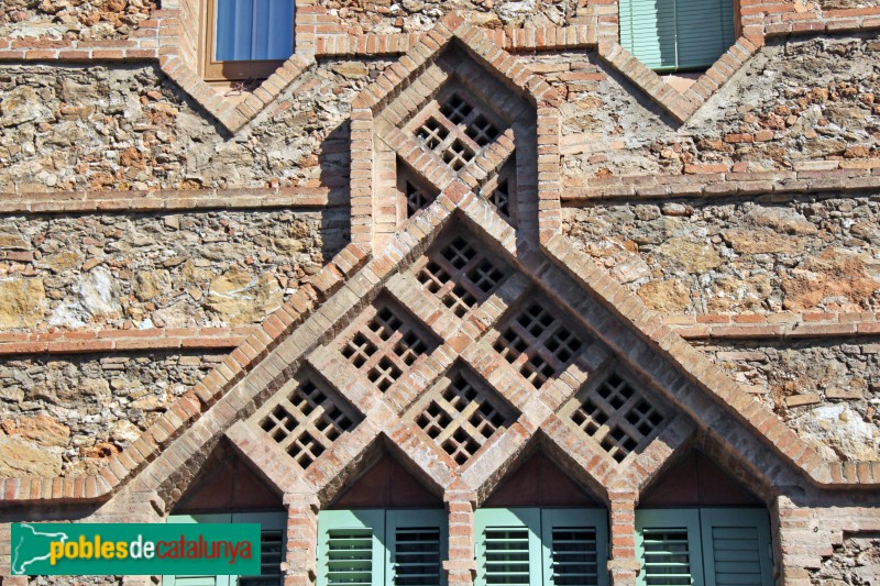 Colònia Güell - Ca l'Espinal (Foto: Albert Esteves, 2018) Colònia Güell - Ca l'Espinal