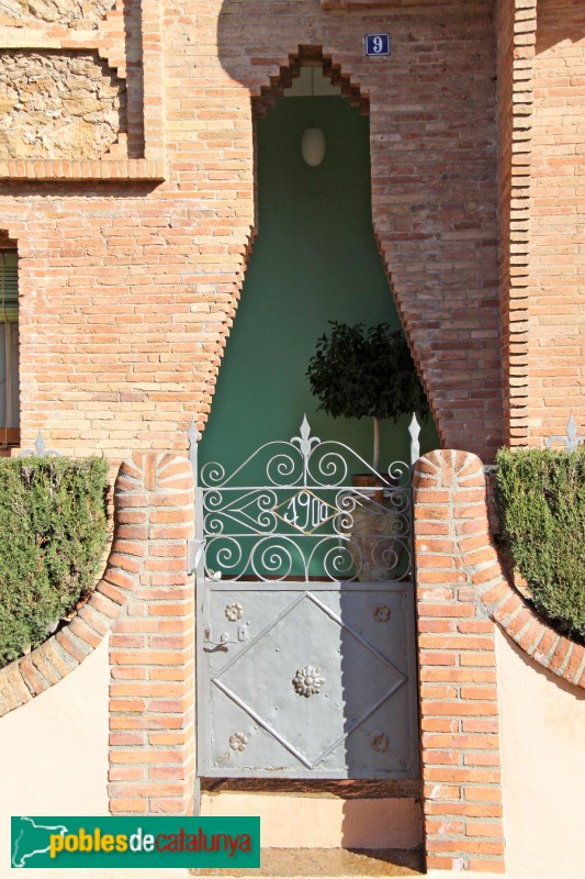 Colònia Güell - Ca l'Espinal (Foto: Albert Esteves, 2018) Colònia Güell - Ca l'Espinal