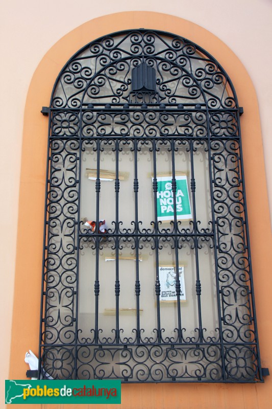 Colònia Güell - Teatre Fontova (Foto: Albert Esteves, 2018) Colònia Güell - Teatre Fontova