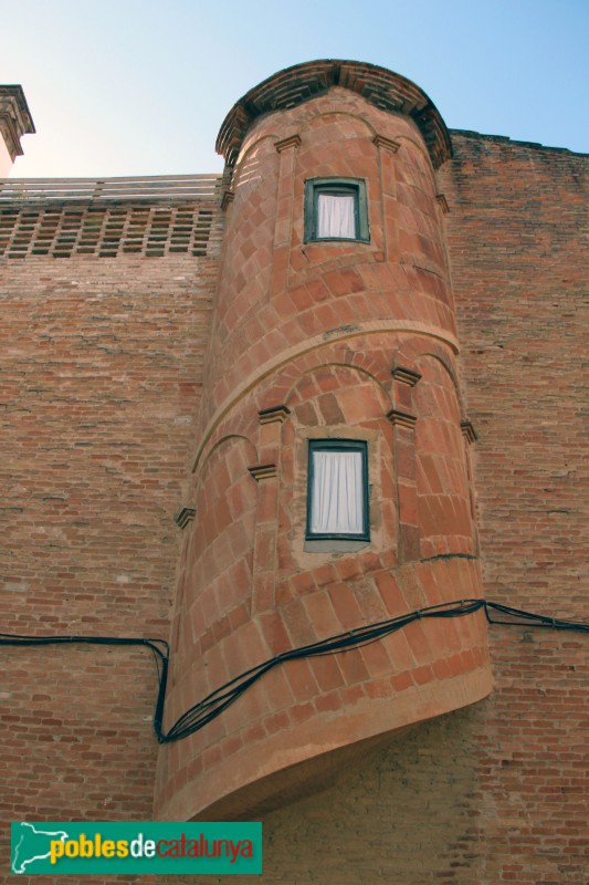 Colònia Güell - Carrer Aranyó (Foto: Albert Esteves, 2018) Colònia Güell - Carrer Aranyó