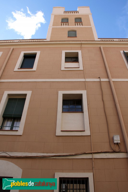 Santa Coloma de Gramenet - Casa del carrer Sant Isidre (Foto: Albert Esteves, 2018) Santa Coloma de Gramenet - Casa del carrer Sant Isidre