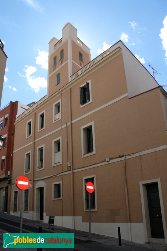 Santa Coloma de Gramenet - Casa del carrer Sant Isidre (Foto: Albert Esteves, 2018) Santa Coloma de Gramenet - Casa del carrer Sant Isidre