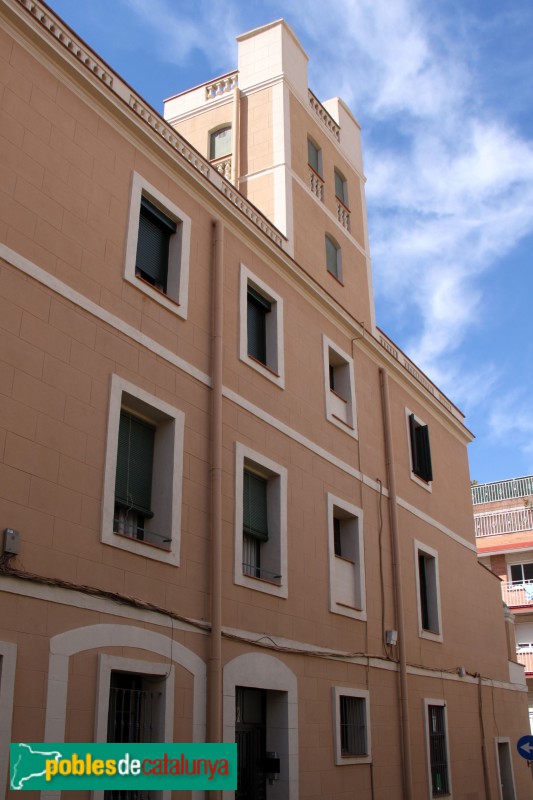 Santa Coloma de Gramenet - Casa del carrer Sant Isidre (Foto: Albert Esteves, 2018) Santa Coloma de Gramenet - Casa del carrer Sant Isidre