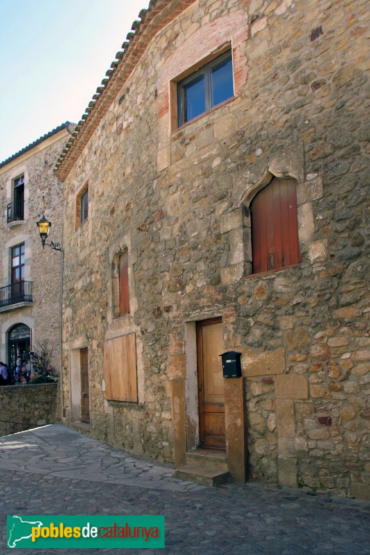 Pals - Casa de la plaça Major, 2
