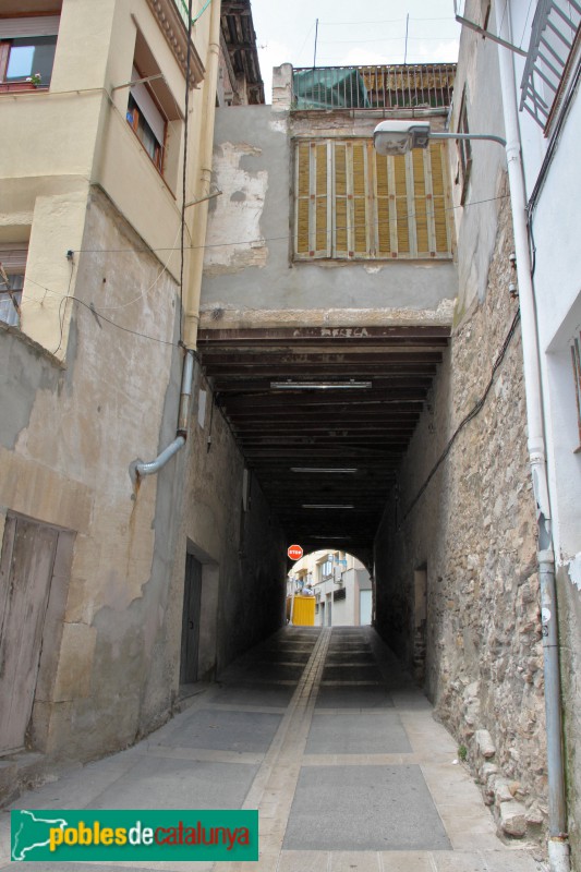 Tàrrega - Cal Castellana Pobre, pas cobert (Foto: Albert Esteves, 2018) Tàrrega - Cal Castellana Pobre, pas cobert