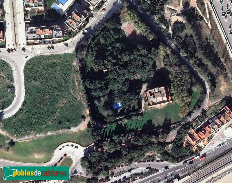 Montgat - Casa dels marquesos de Monsolís, vista aèria (Foto: <i>Institut Cartogràfic i Geològic de Catalunya</i>, 2018) Montgat - Casa dels marquesos de Monsolís, vista aèria