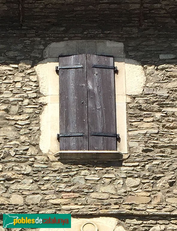 Vilac - Casa Magràs, escut heràldic (Foto: Albert Esteves, 2018) Vilac - Casa Magràs, escut heràldic