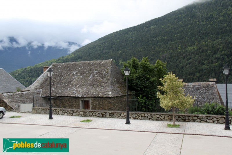 Betlan - Casa del poble (Foto: Albert Esteves, 2018) Betlan - Casa del poble