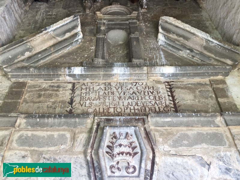 Montcorbau - Església de Sant Esteve, portada (Foto: Albert Esteves, 2018) Montcorbau - Església de Sant Esteve, portada