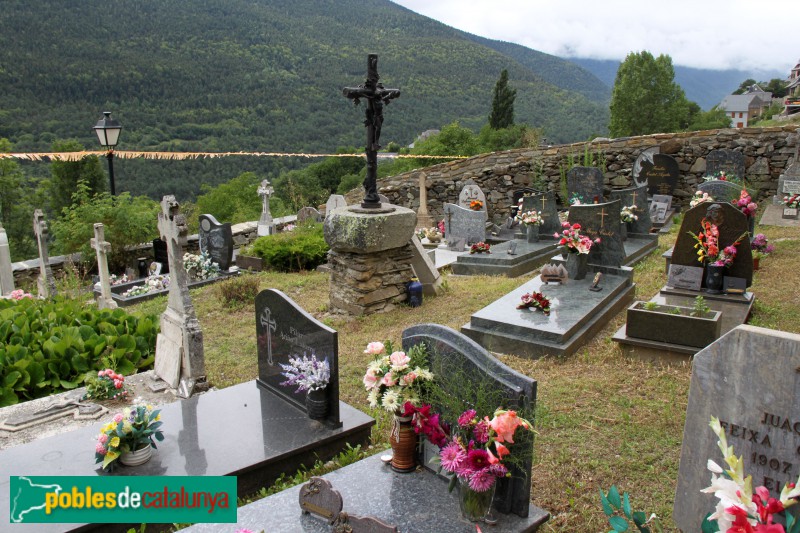 Vila - Capella de Sant Miquel, cementiri (Foto: Albert Esteves, 2018) Vila - Capella de Sant Miquel, cementiri