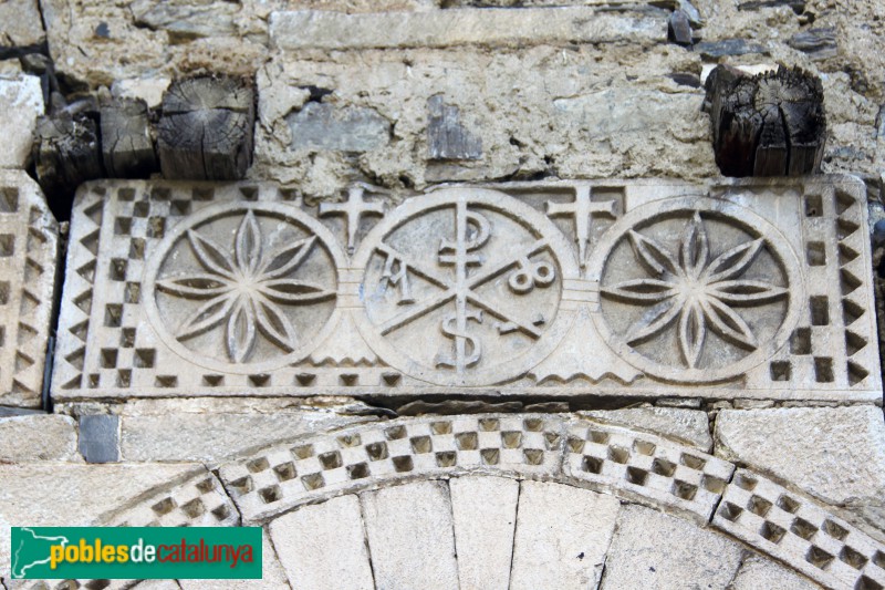 Escunhau - Església de Sant Pere, portada (Foto: Albert Esteves, 2018) Escunhau - Església de Sant Pere, portada