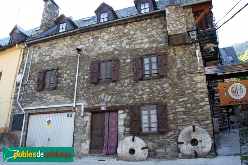 Escunhau - Una casa del poble (Foto: Albert Esteves, 2018) Escunhau - Una casa del poble