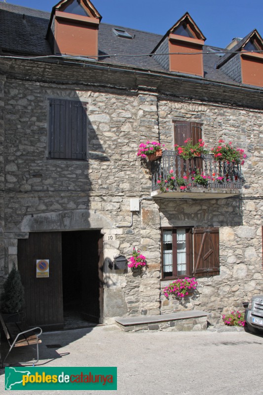 Escunhau - Una casa del poble (Foto: Albert Esteves, 2018) Escunhau - Una casa del poble