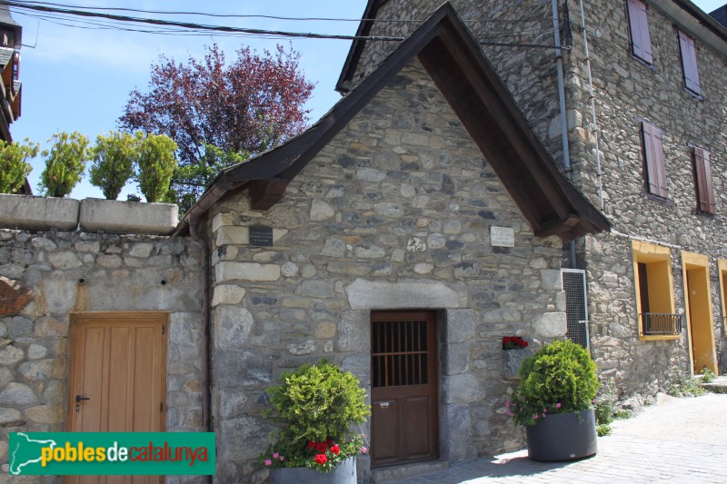 Vielha - Capella de la Mare de Déu de la Pietat (Foto: Albert Esteves, 2018) Vielha - Capella de la Mare de Déu de la Pietat