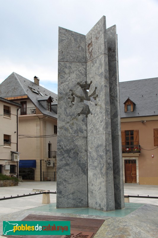 Vielha - Escultura d'Homenatge a la Llengua i Cultura Aranesa (Foto: Albert Esteves, 2018) Vielha - Escultura d'Homenatge a la Llengua i Cultura Aranesa