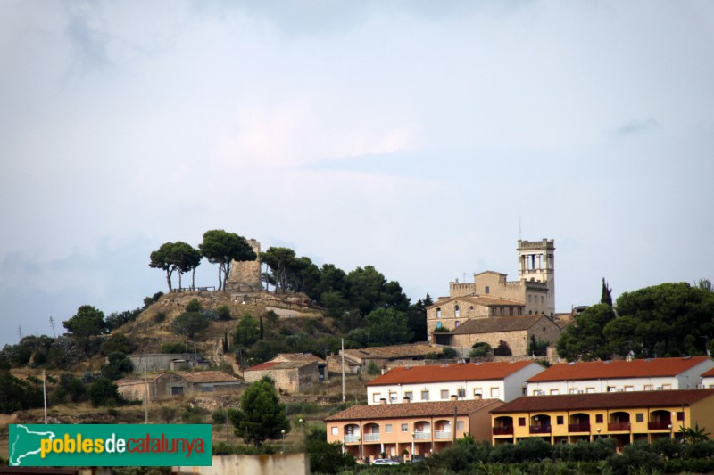 Banyeres del Penedès - Panoràmica de Cal Ventosa i el castell al fons (Foto: Albert Esteves, 2018) Banyeres del Penedès - Panoràmica de Cal Ventosa i el castell al fons