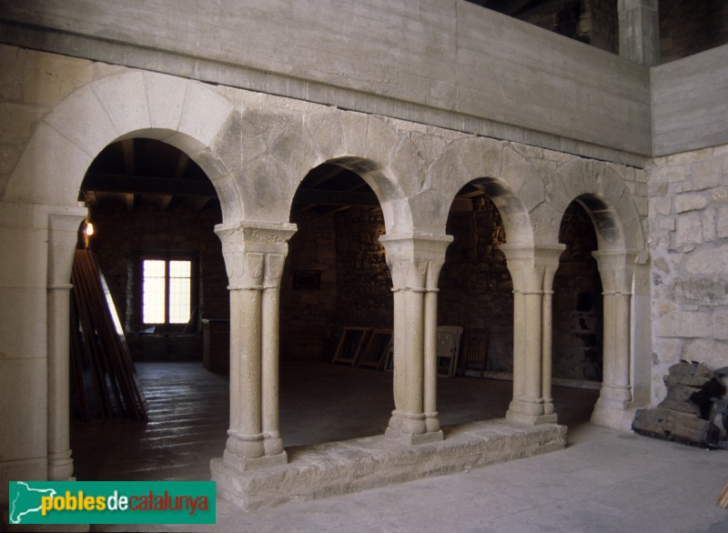 Guimerà - Santa Maria de la Bovera, porxo romànic (Foto: J.Barberà, 2009) Guimerà - Santa Maria de la Bovera, porxo romànic