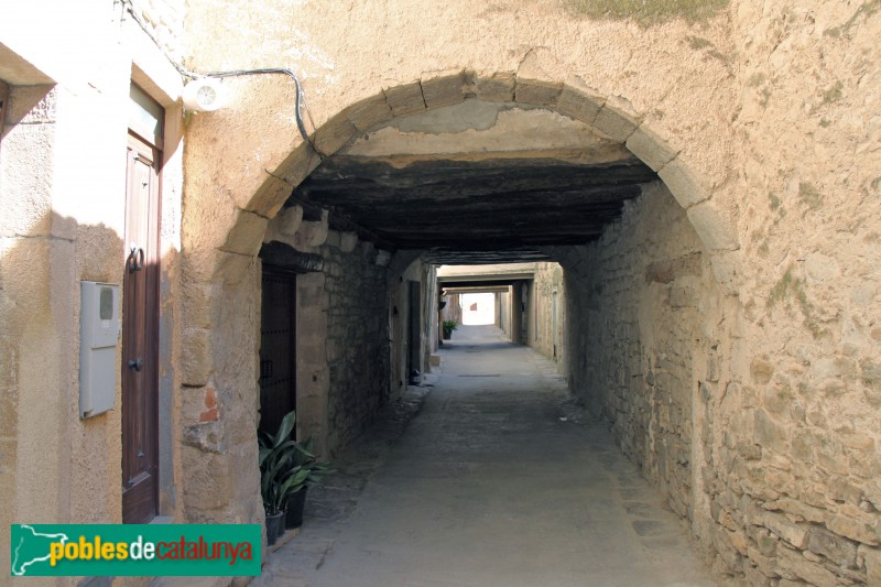 Guimerà - Pas cobert del carrer Jussà (Foto: Albert Esteves, 2018) Guimerà - Pas cobert del carrer Jussà