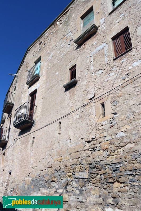 Sant Martí de Riucorb - Cal Bellart (Rocafort de Vallbona), façana del carrer de la Costa (Foto: Albert Esteves, 2018) Sant Martí de Riucorb - Cal Bellart (Rocafort de Vallbona), façana del carrer de la Costa