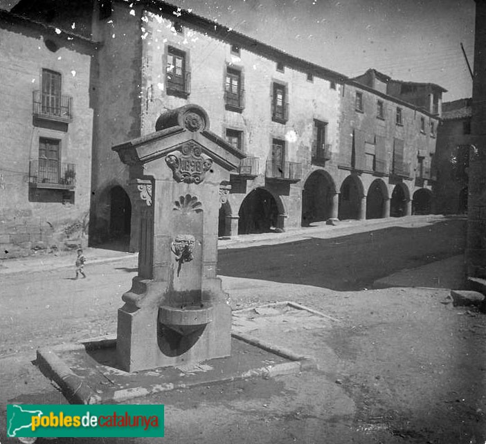 Bellpuig - Font de Sant Roc (Foto: <i>Josep Salvany -Fons Salvany, Biblioteca de Catalunya-</i>, 1924) Bellpuig - Font de Sant Roc