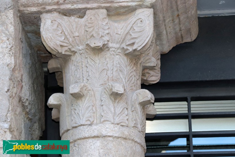 Cornellà de Llobregat - Capitell de l'Ajuntament (Foto: Albert Esteves, 2018) Cornellà de Llobregat - Capitell de l'Ajuntament