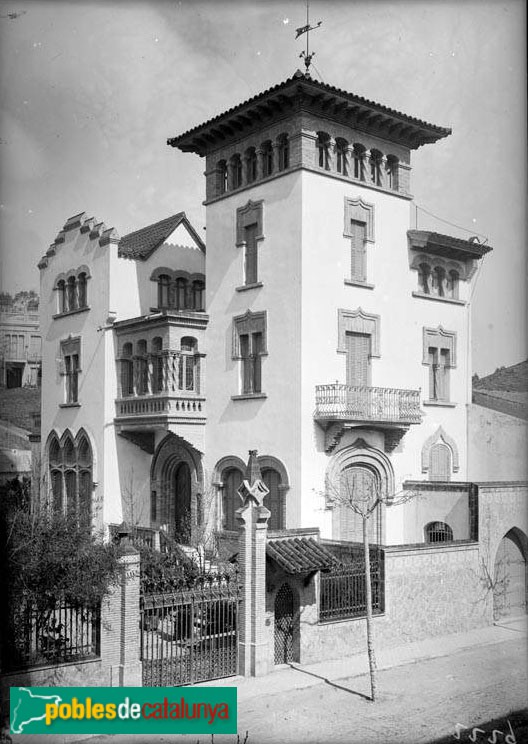 Montcada i Reixac - Casa Vila (Foto: <i>Anònim -Arxiu Fotogràfic Centre Excursionista de Catalunya-</i>, inicis segle XX) Montcada i Reixac - Casa Vila