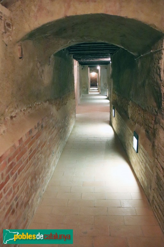 Agramunt - Refugi antiaeri sota l'església (Foto: Albert Esteves, 2018) Agramunt - Refugi antiaeri sota l'església