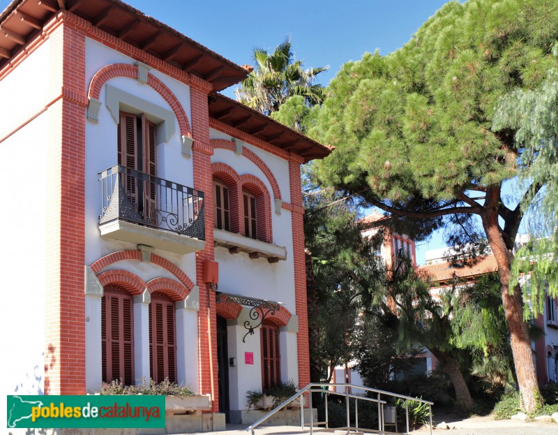 Esplugues de Llobregat - Mansana Pons (Foto: Albert Esteves, 2018) Esplugues de Llobregat - Mansana Pons