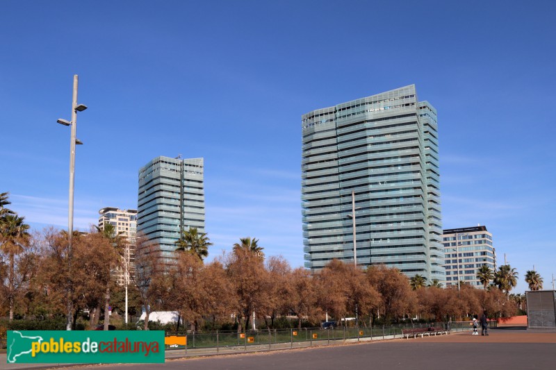 Barcelona - Edificis Illa del Mar (Foto: Albert Esteves, 2019) Barcelona - Edificis Illa del Mar