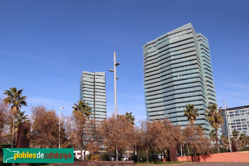Barcelona - Edificis Illa del Mar (Foto: Albert Esteves, 2019) Barcelona - Edificis Illa del Mar